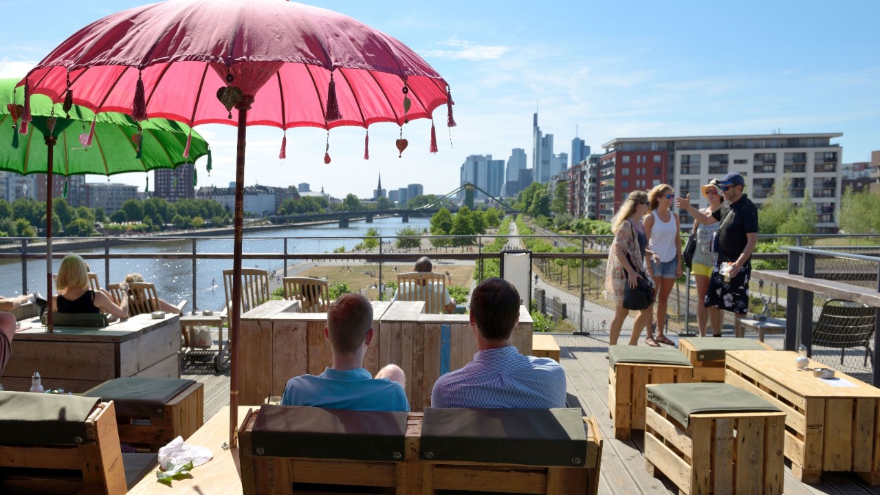 Ristorante Oosten sulla riva del Meno