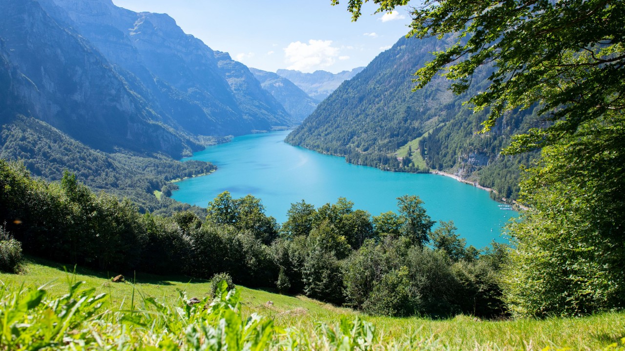 Image of Klöntalersee lake.