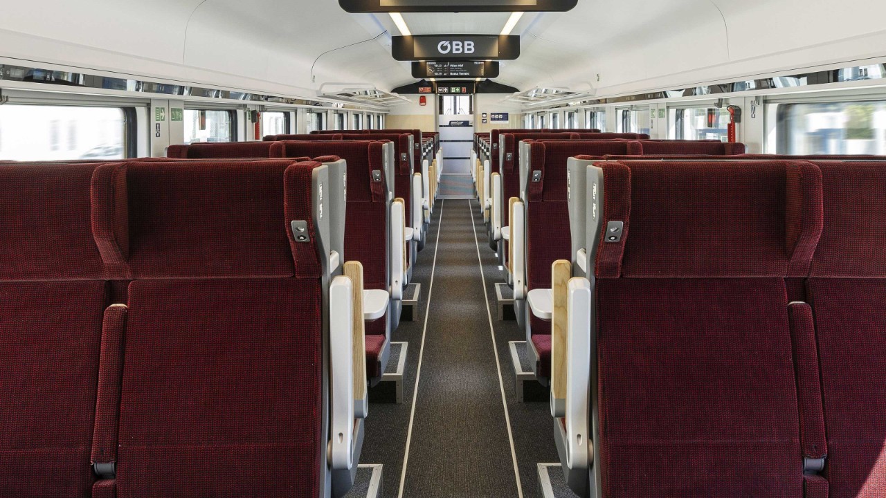 Voiture à places assises.